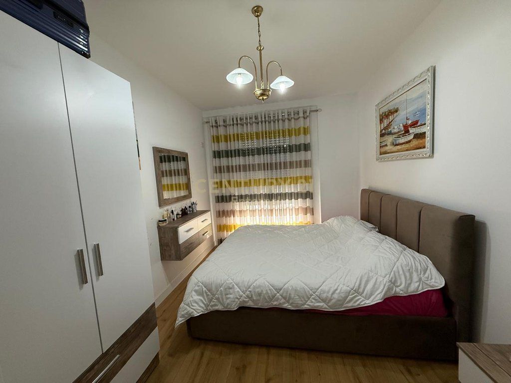 Jepet me Qira Apartament 2+1+2 + post parkimi ne Ali Dem