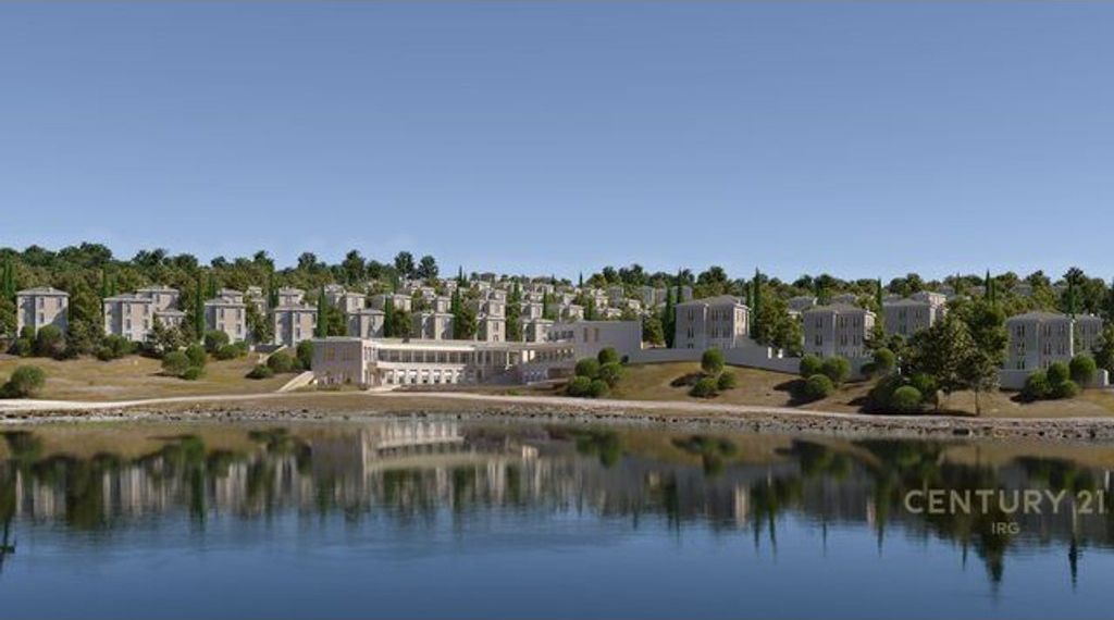 VILLE A ROLLING HILLS LAGO! 700.000 € Superficie Totale  453m2  Superficie Interna  230m2