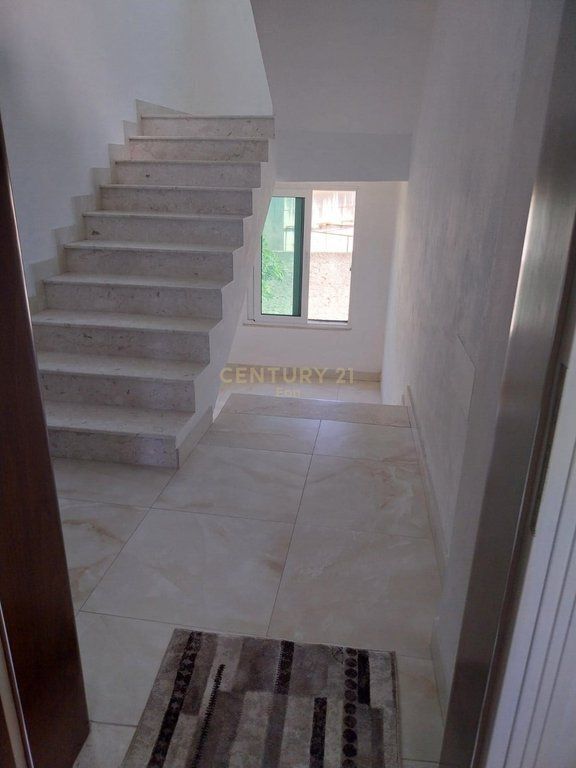 2nd floor of a villa for rent with parking space in Shkozë, Durrës !!!