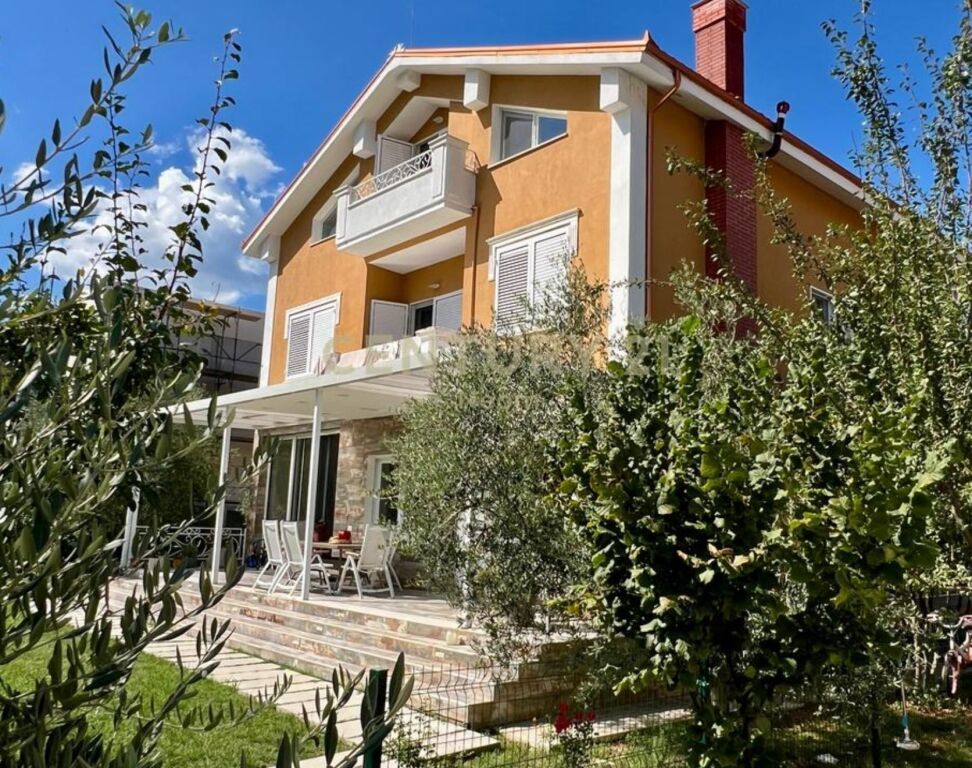 ✨ Opportunity – Modern villa with 6 rooms, 1,000 m² land