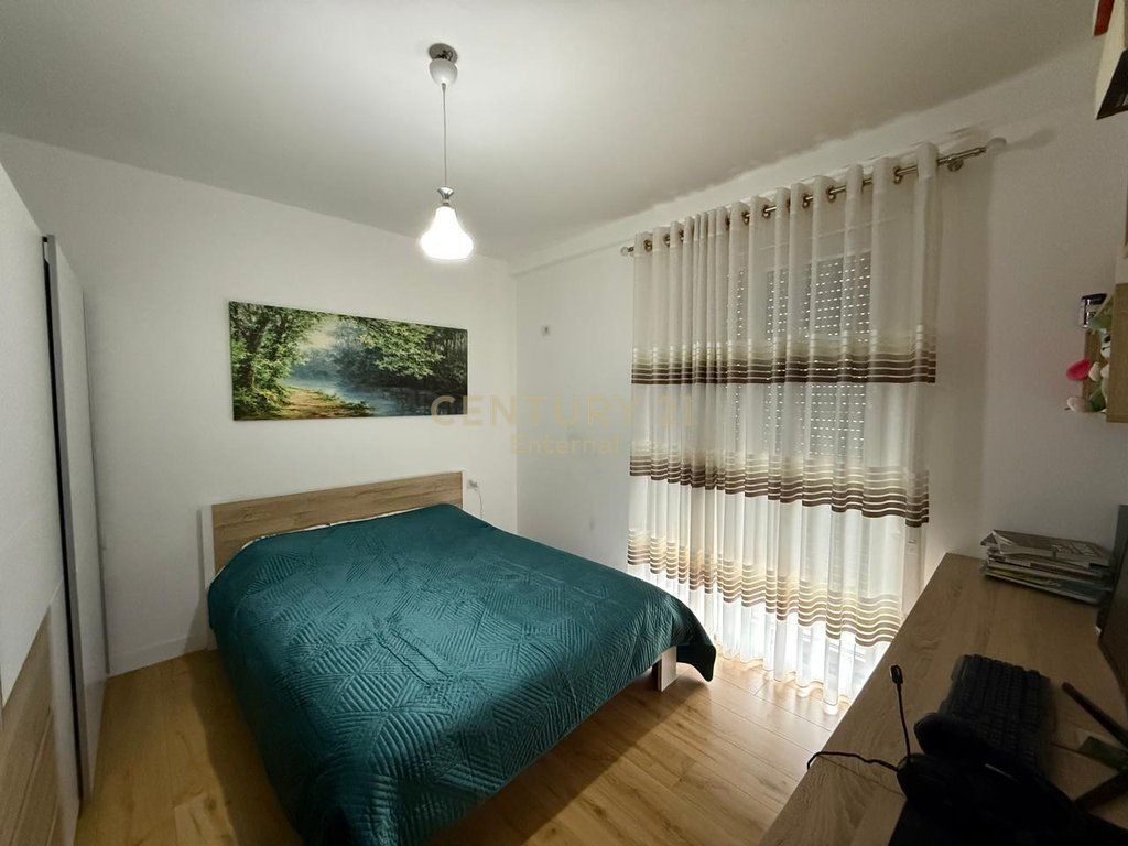 Jepet me Qira Apartament 2+1+2 + post parkimi ne Ali Dem