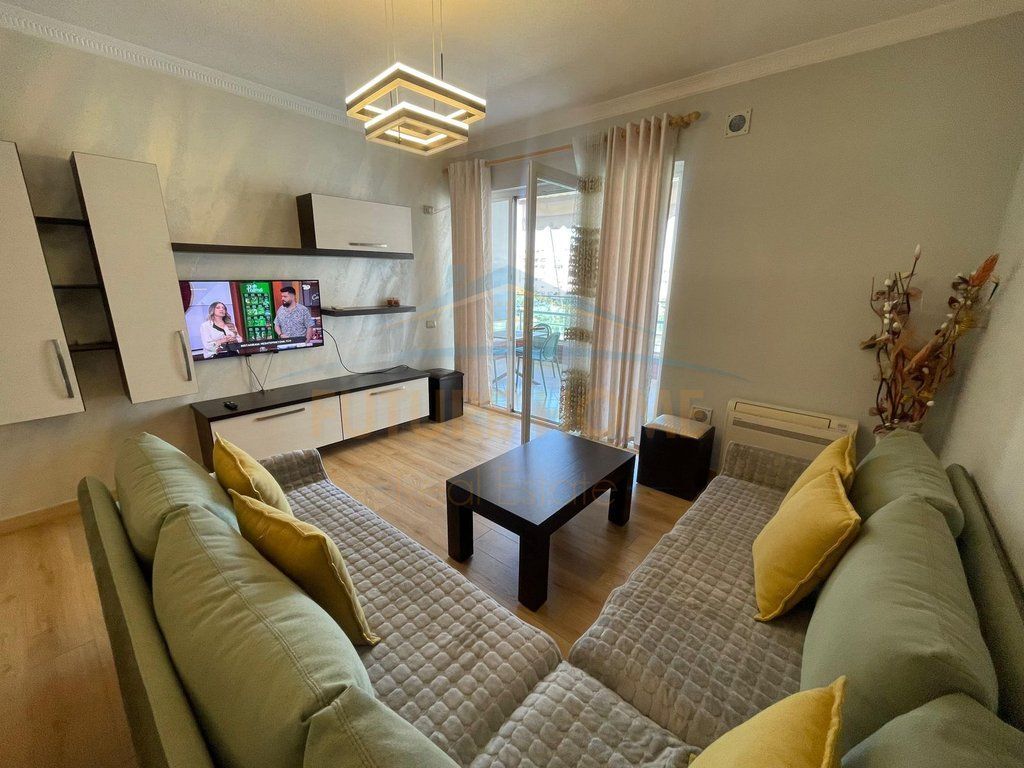 Qera, Apartament 3+1+2 Liqeni i Thate prane Radisonit