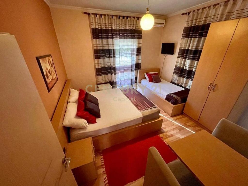 Hotel me 12 Dhoma dhe Ambient Bar-Restorant, në rrugen kryesore Laprake 2,150,000 €