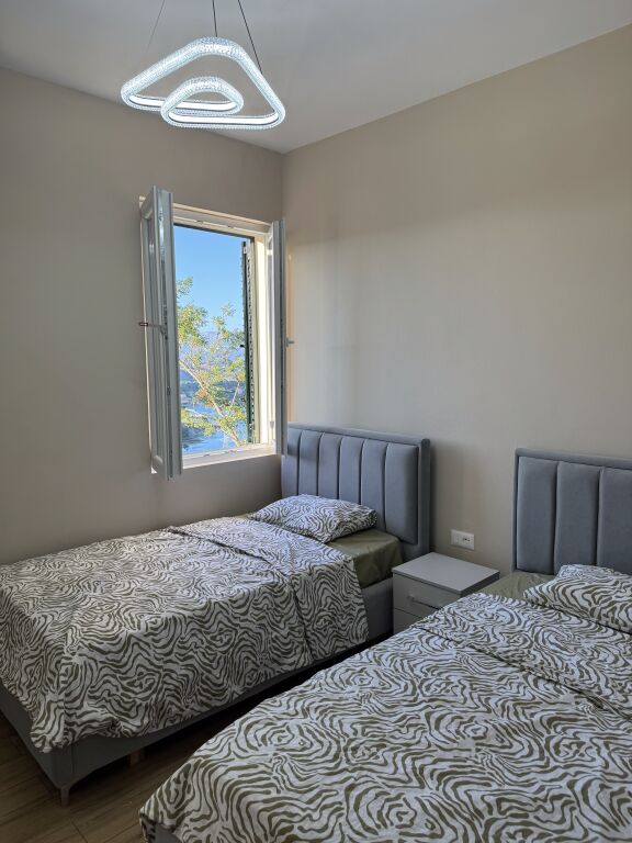 Villa con vista sul lago di Gjokaj + terreno