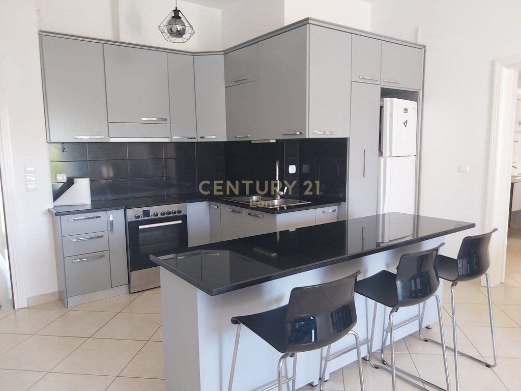 2nd floor of a villa for rent with parking space in Shkozë, Durrës !!!