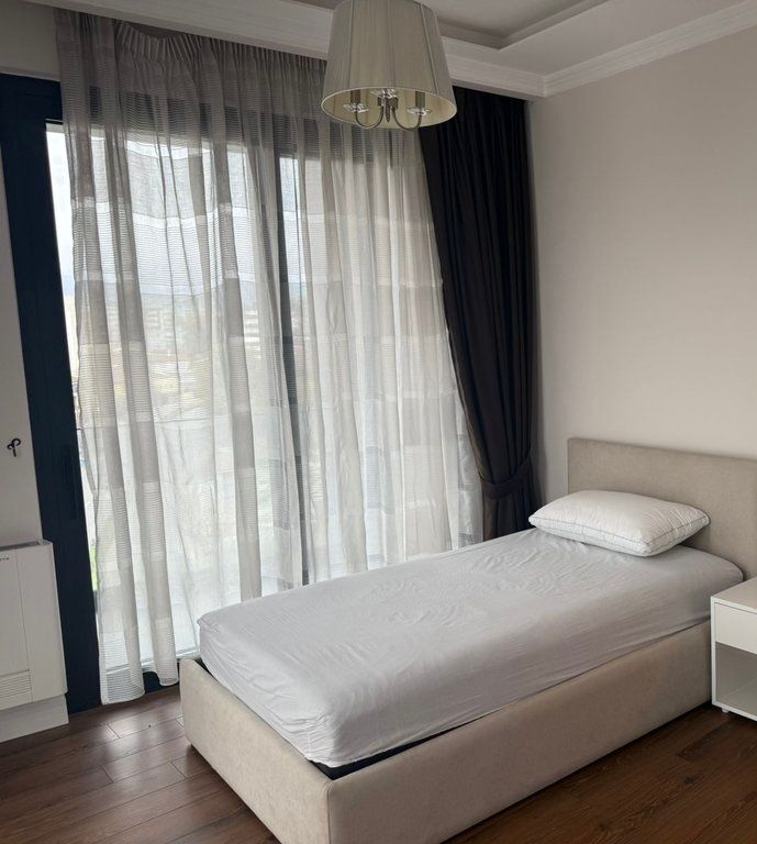AFFITTASI APPARTAMENTO 4+1+2+ POSTO AUTO A PARK GATE TIRANA, VICINO AIR ALBANIA