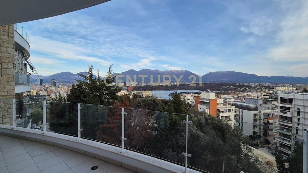 Apartment 2+1+2 for rent, with balcony and fantastic view of the Lake and the Botanical Garden
