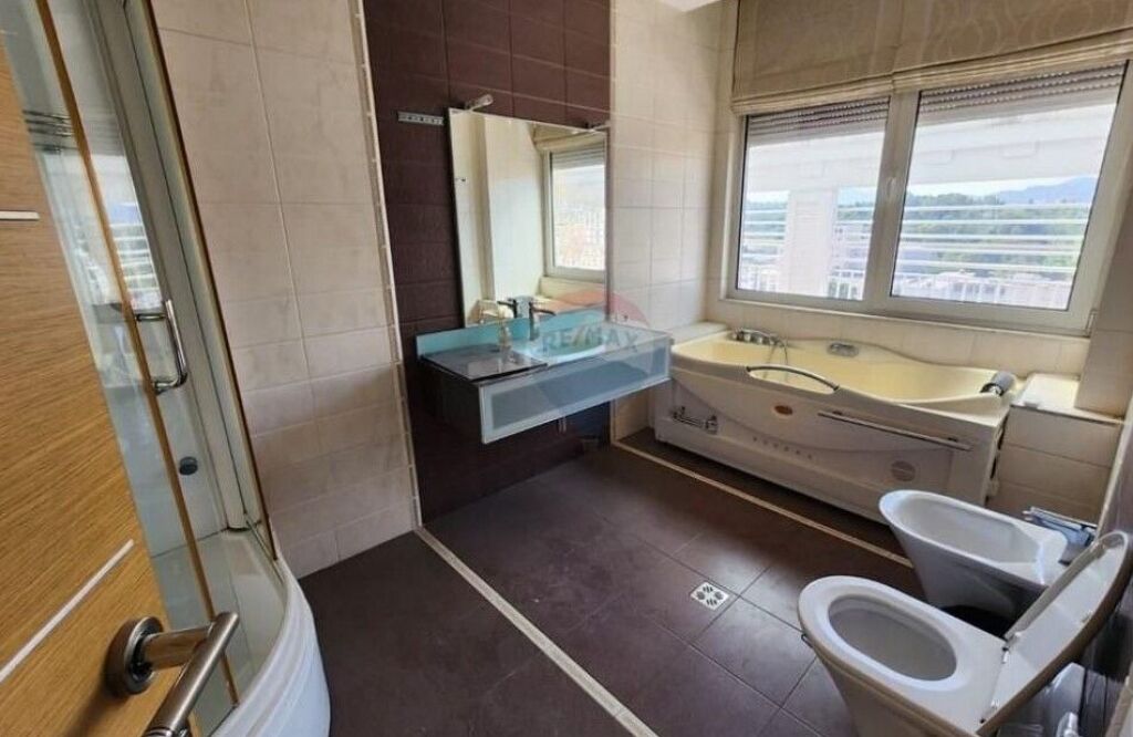 Ufficio - In Affitto - Garda, Tirana(ID: 530201007-534)