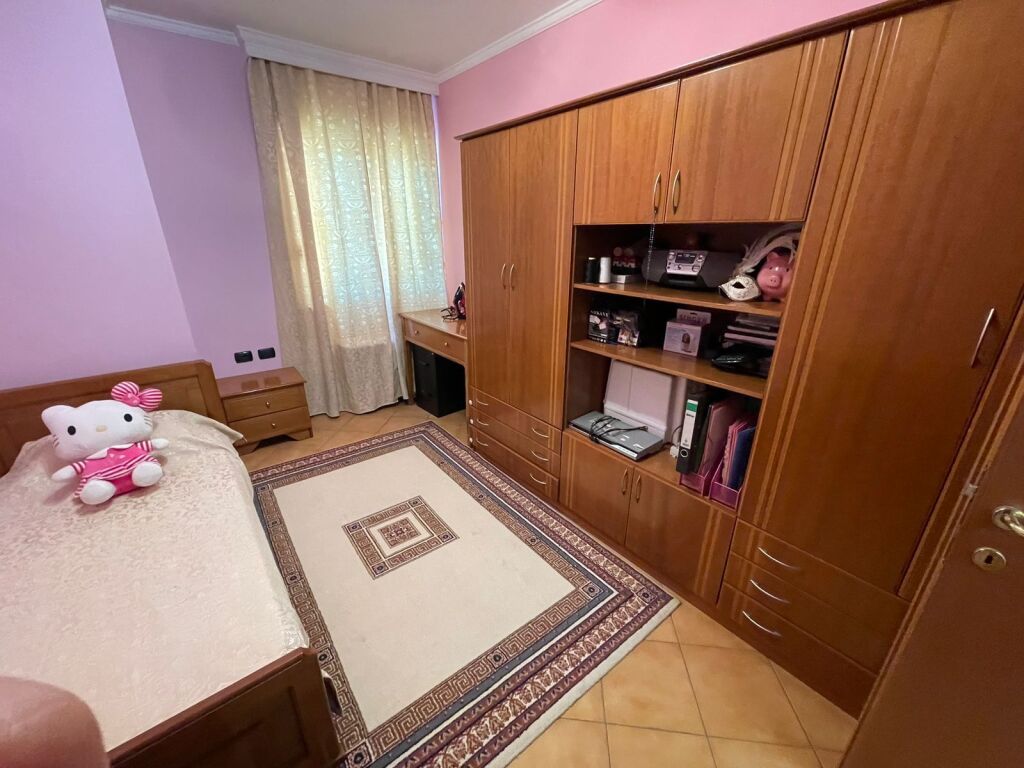 2+1 furnished apartment given near the American embassy, price 1000 euros