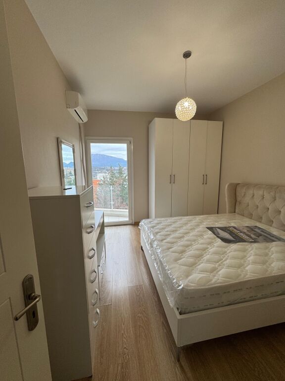 2+1,furnished near the mosque of the botanical garden,650 thousand lek