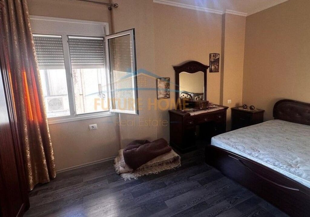 Qera, Apartament 2+1, Fresku, Tiranë