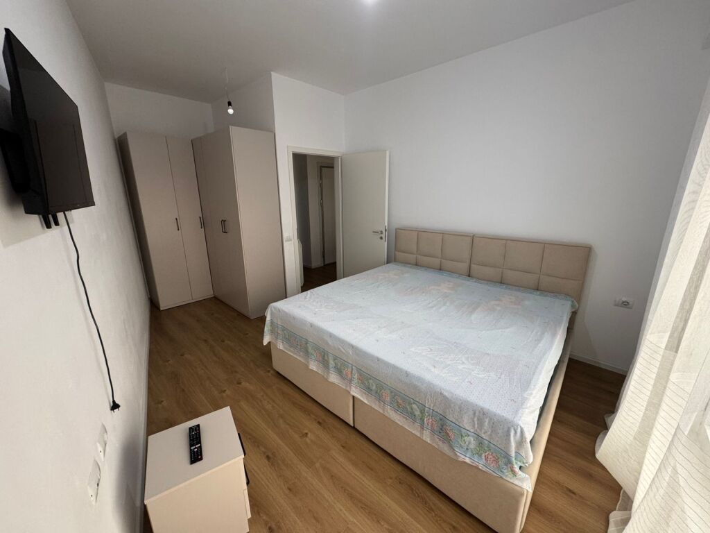 🏡 Jepet me qira apartament 1+1 📍 Adresa: Ali Demi, Kompleksi Kaimi💰 Çmimi: 40.000 lekë / muaj