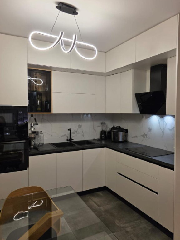 Appartamento 2+1 in Vendita – Komuna e Parisit