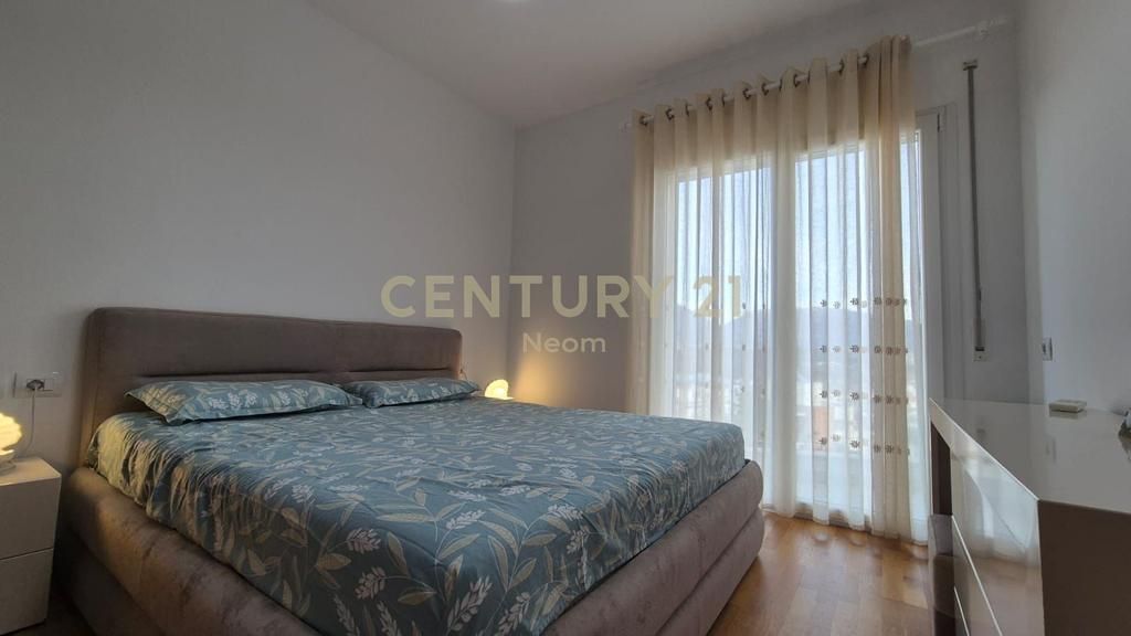 Apartment 2+1+2 for rent, with balcony and fantastic view of the Lake and the Botanical Garden