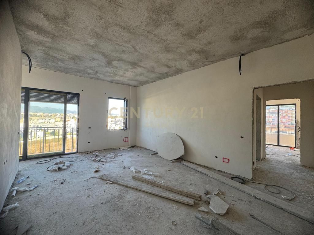 APARTMENT 2+1+2 FOR SALE, NEAR THE DRY LAKE