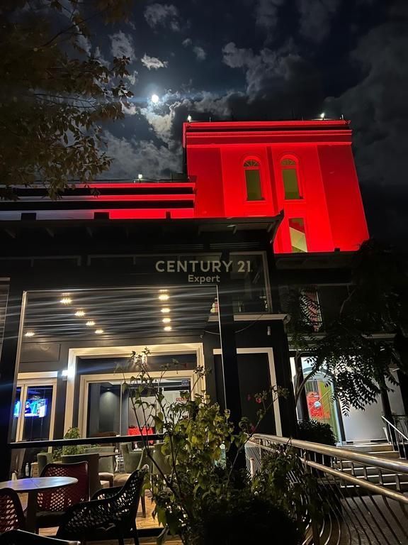 JAPIM ME QIRA HOTEL BAR RESTAURANT! 3,500 € /Muaj