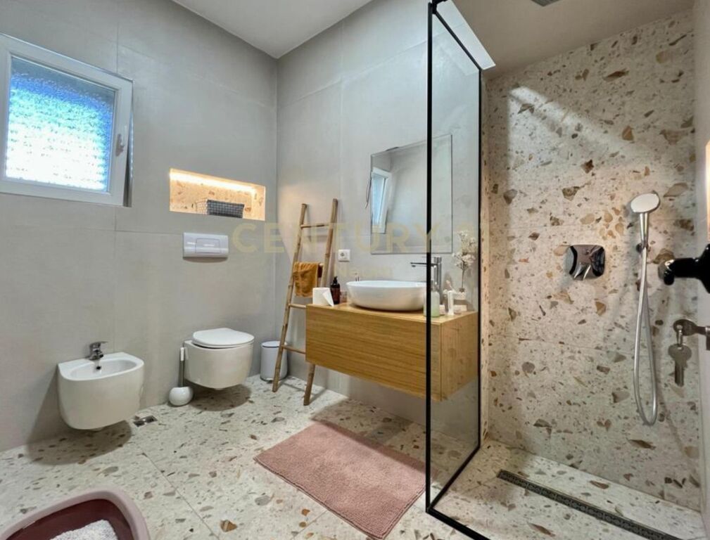 ✨ Opportunity – Modern villa with 6 rooms, 1,000 m² land