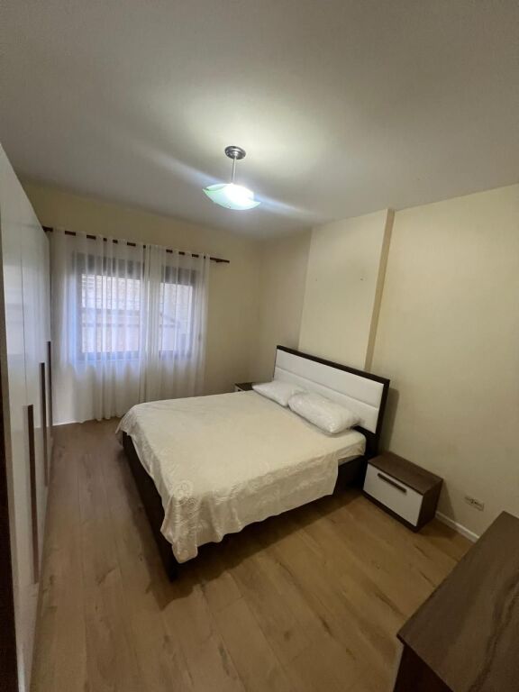 AFFITTASI APPARTAMENTO 2+1 NELLA ZONA DELL'EX RAJONI DURRES