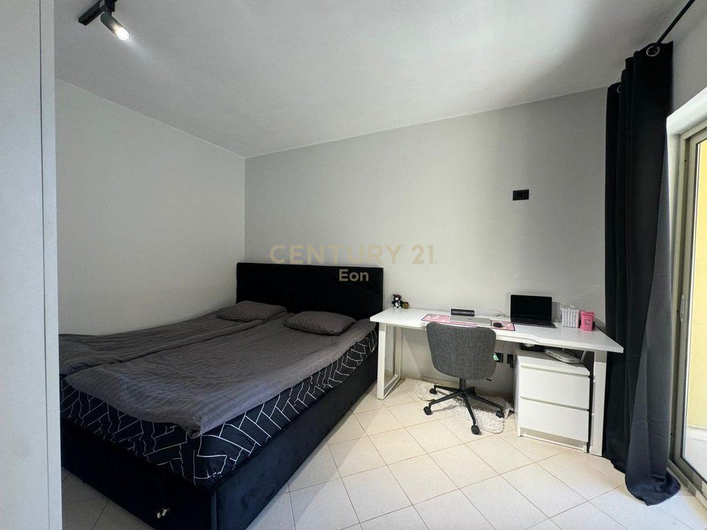 Shitet apartament tek Shkembi i Kavajes, Durres ! 77,000 € Sip. Totale  50m2