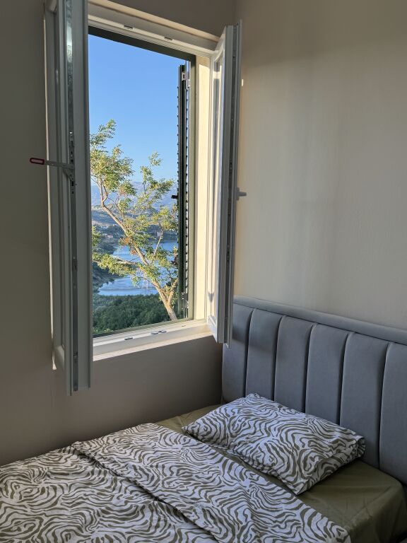 Villa con vista sul lago di Gjokaj + terreno