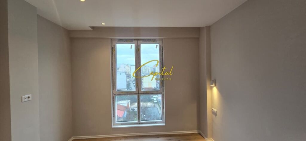 OFFICE FOR RENT 60 M2 PARIS COMMUNE 700 EURO