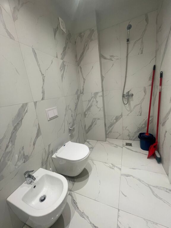 Apartament Luksoz 1+1 me Qira – Golden Tower, Rruga Mine Peza