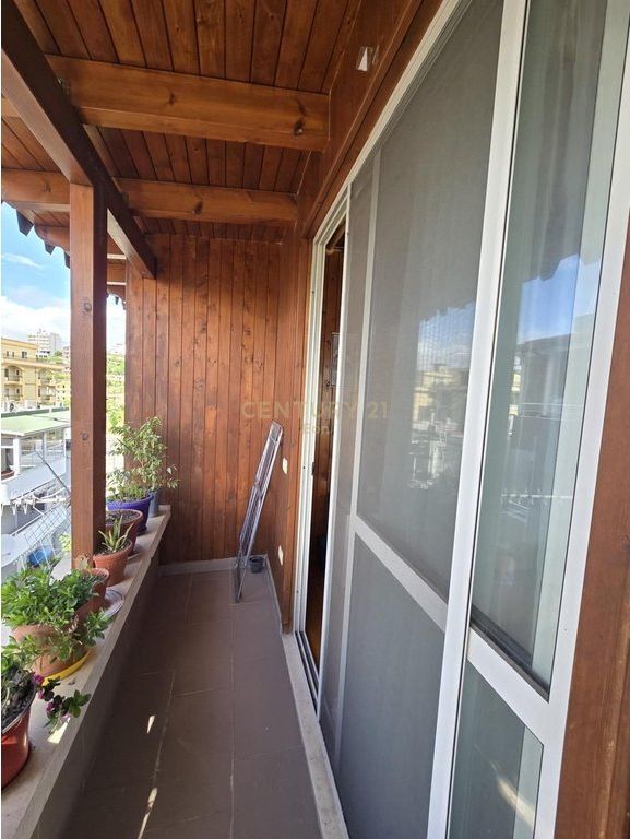 Apartament 1+1 tek Shkëmbi i Kavajës, Durrës !