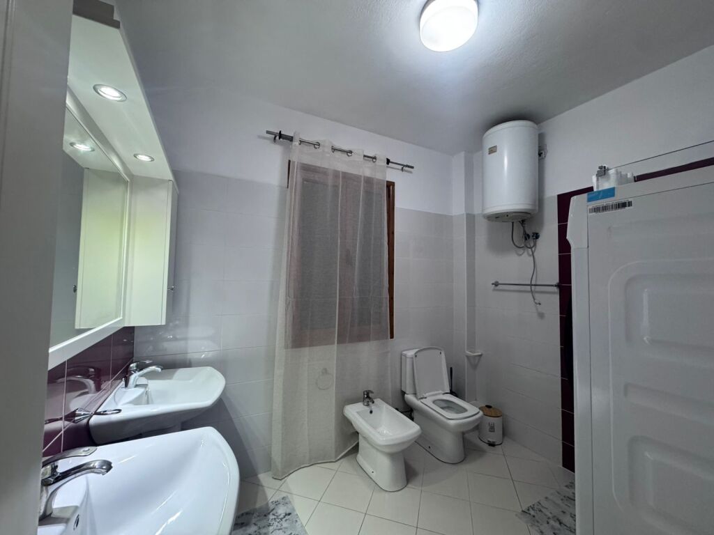 Jepet me Qira Kati 2-të i Vilës Private 3+1 &amp; Parkim | Sauk
