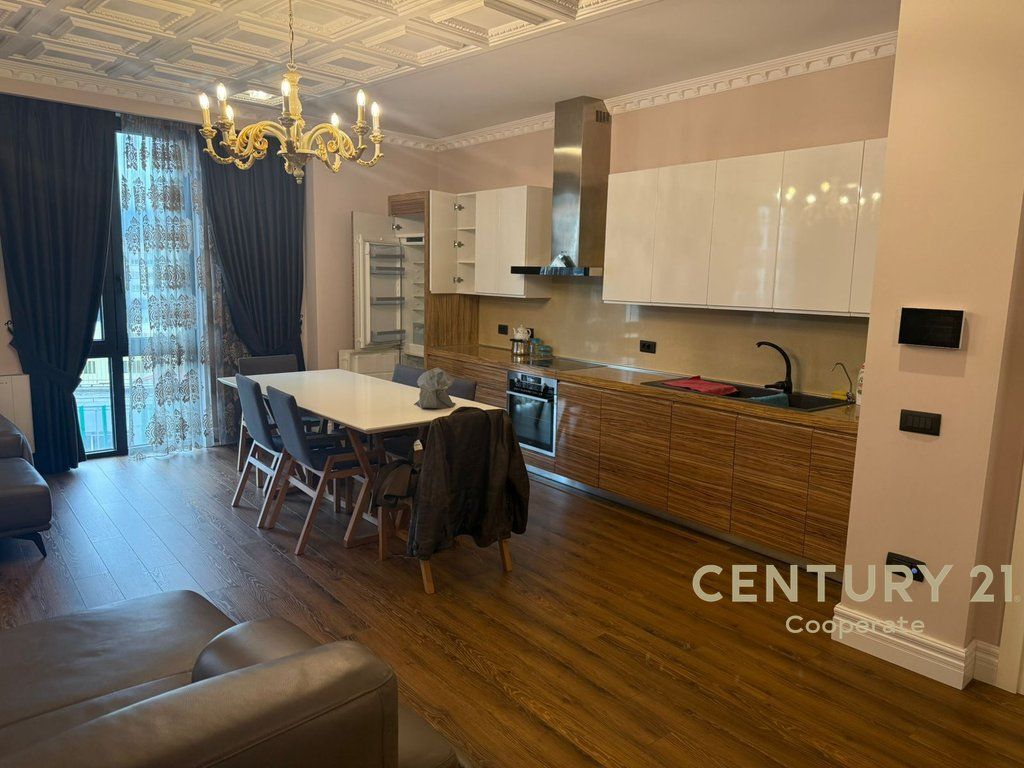 JAPIM ME QIRA APARTAMENT 4+1+2+ POST PARKIMI NË PARK GATE TIRANË, PRANË AIR ALBANIA