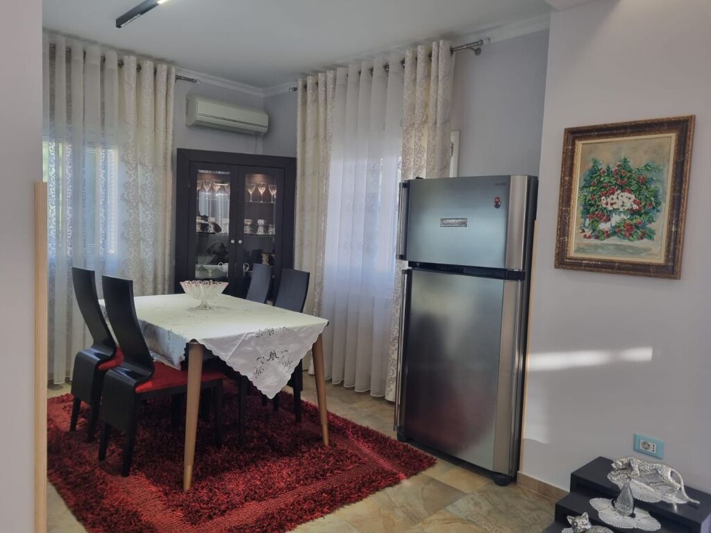 Affittasi piano villetta 1+1 alle Vilat Gjermane Sauk