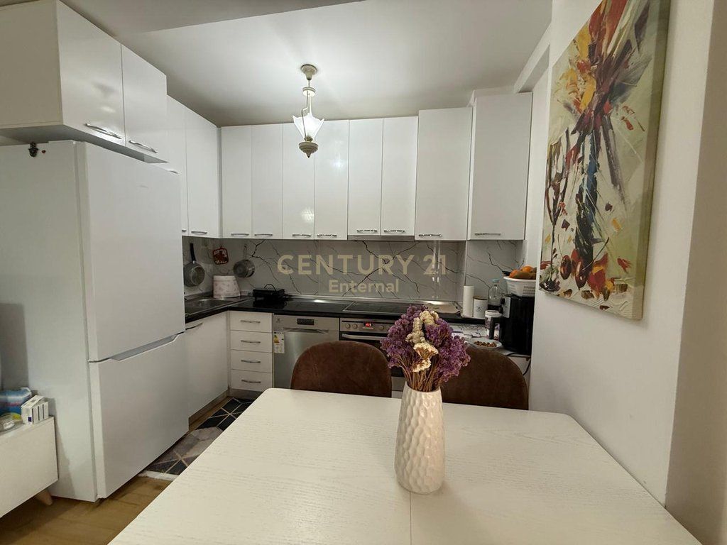 Jepet me Qira Apartament 2+1+2 + post parkimi ne Ali Dem