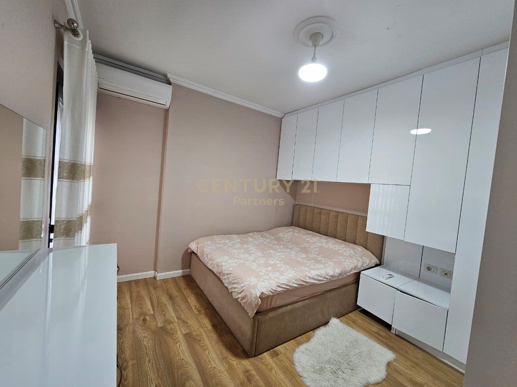 Appartamento 2+1 in affitto nella zona Globe – palazzo nuovo