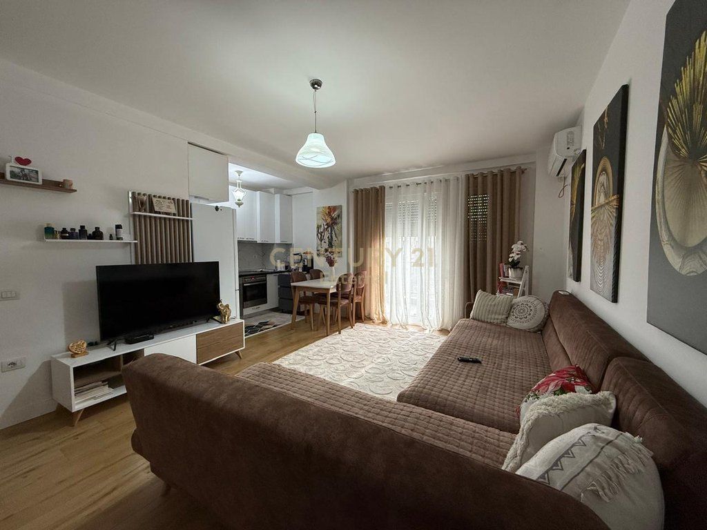 Jepet me Qira Apartament 2+1+2 + post parkimi ne Ali Dem
