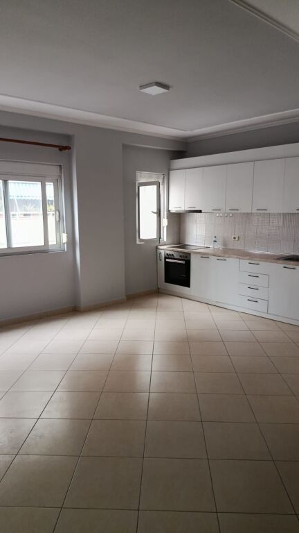 Affittasi Appartamento 2+1+1 con Balcone