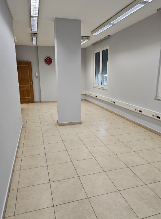 Jepet me Qira Ambient Zyre – Rruga e Kavajës