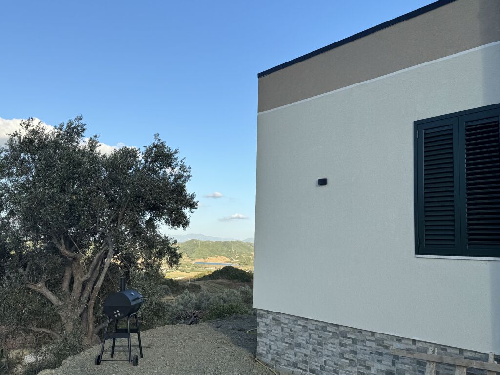 Villa con vista sul lago di Gjokaj + terreno