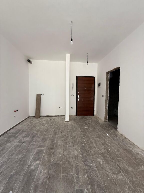 ZYRE ME QERA 68 M2 LAPRAKE 50.000 LEKE