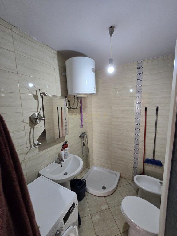 Apartament 1+1 tek Shkëmbi i Kavajës, Durrës !