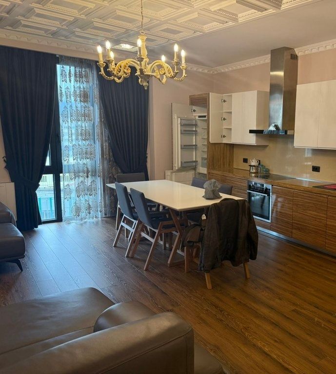 AFFITTASI APPARTAMENTO 4+1+2+ POSTO AUTO A PARK GATE TIRANA, VICINO AIR ALBANIA