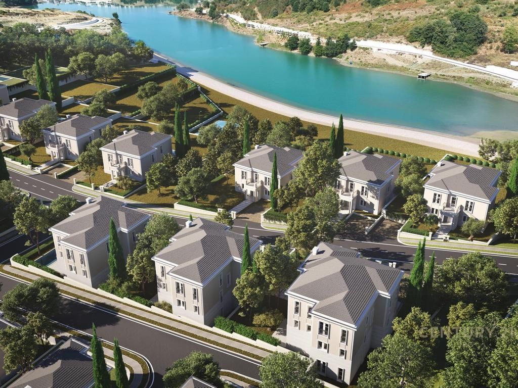VILLE A ROLLING HILLS LAGO! 700.000 € Superficie Totale  453m2  Superficie Interna  230m2