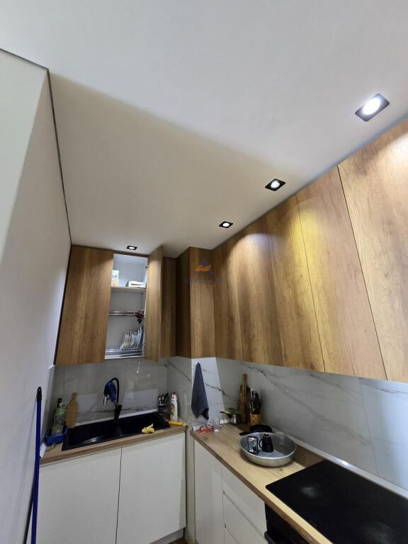 VENDESI APPARTAMENTO 2+1+ BALCONE "ALIDEMI, VICINO AL MERCATO ELETTRICO" 27.500.000 LEKE