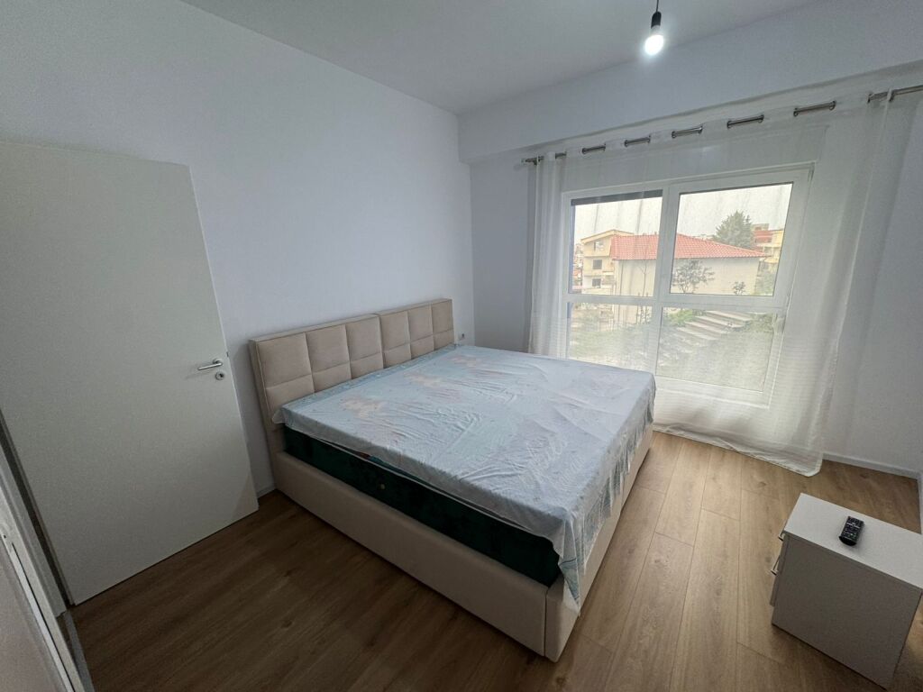 🏡 Jepet me qira apartament 1+1 📍 Adresa: Ali Demi, Kompleksi Kaimi💰 Çmimi: 40.000 lekë / muaj