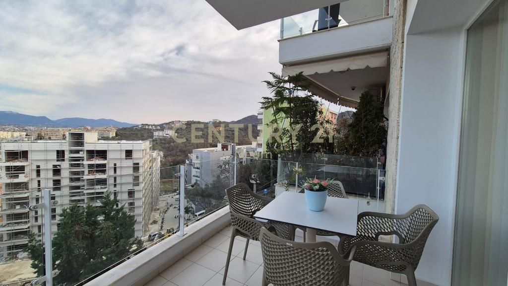 Apartment 2+1+2 for rent, with balcony and fantastic view of the Lake and the Botanical Garden