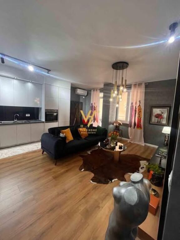 APPARTAMENTO 1+1+2BLK IN AFFITTO A MOZAIKU, 21 DHJETORI 85.000 LEKE