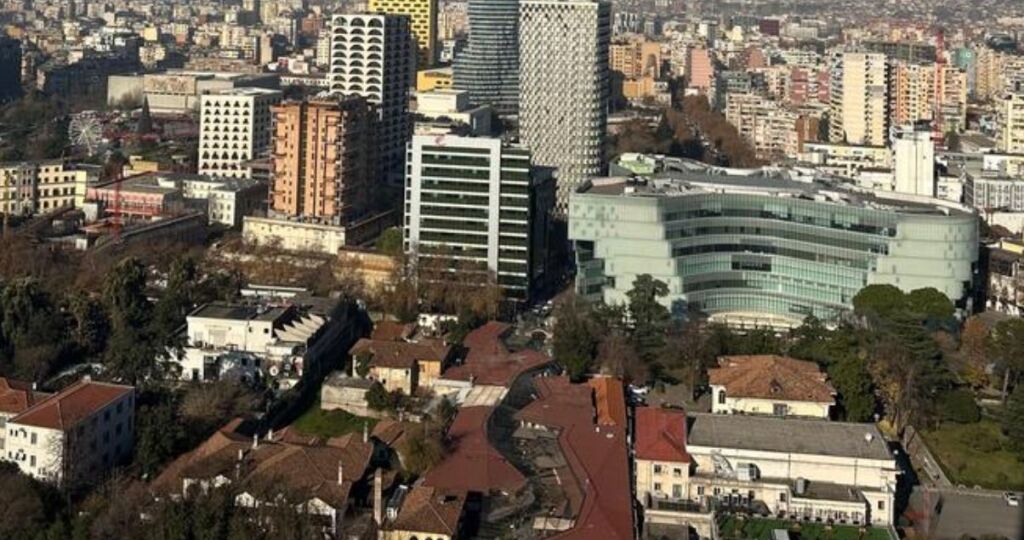 ✨ In Vendita – Appartamento Ampio nel Centro di Tirana | Posizione Centrale