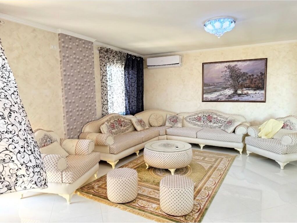 800€ ne Myslhm Shyr