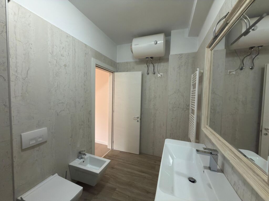 Appartamento 2+1+2 in vendita a Komuna e Parisit