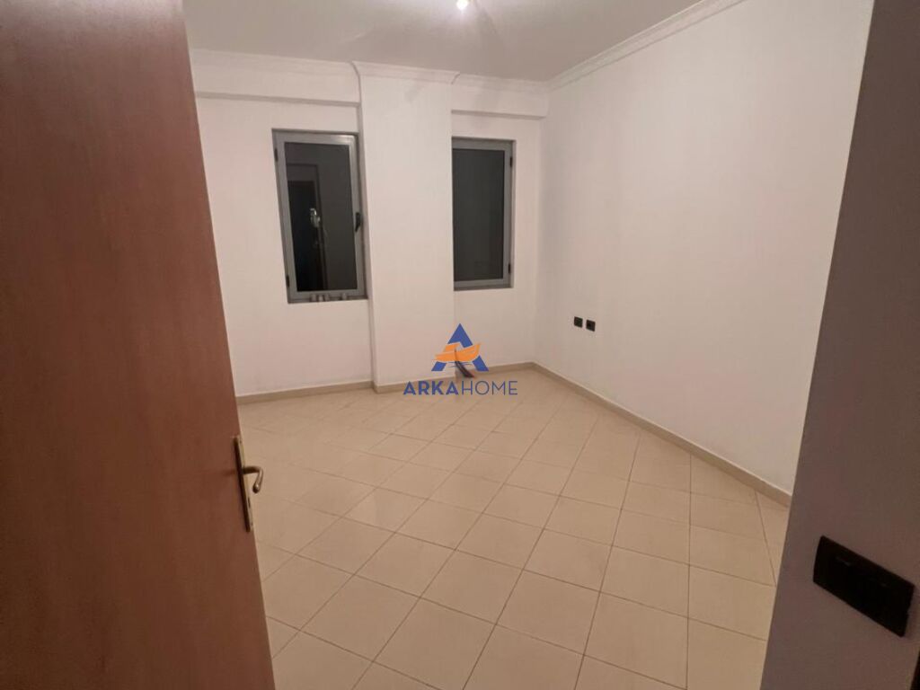 IN VENDITA APPARTAMENTO 2+1+BALCONI"VIA THESARI, FRESK" 150.000 EURO