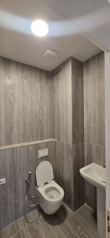 ZYRE ME QERA 100 M2 KOMUNA E PARISIT 90.000 LEKE