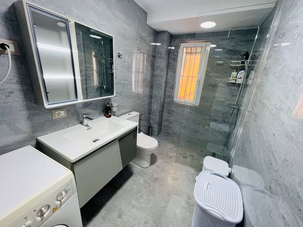 At GARDA For Rent: 2+1 +1 Parking Spot  (near XHEKO IMPEEIAL  - 4th floor - 700€ - Area 80m² || Fully furnished with everything Perfect location